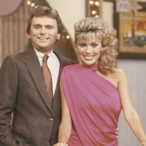 Vanna White – The Face of “Wheel of Fortune” for Generations Vanna White – The Face of “Wheel of Fortune” for Generations