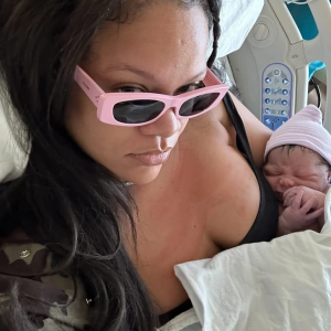 Rihanna Shares Unfiltered Delivery Room Photos, Fans Applaud Her Honesty Rihanna Shares Unfiltered Delivery Room Photos, Fans Applaud Her Honesty