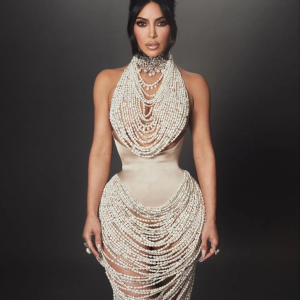 Kim Kardashian’s 2025 Met Gala Look Turns Heads — But One Detail Stole the Show Kim Kardashian’s 2025 Met Gala Look Turns Heads — But One Detail Stole the Show