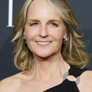 Helen Hunt, 61, Shares a Personal Photo and Sparks a Unified Response From Fans Helen Hunt, 61, Shares a Personal Photo and Sparks a Unified Response From Fans