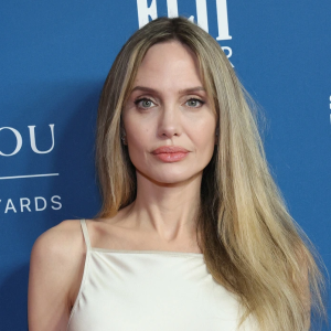 Angelina Jolie’s New Look Turns Heads, but This Detail Steals the Spotlight Angelina Jolie’s New Look Turns Heads, but This Detail Steals the Spotlight