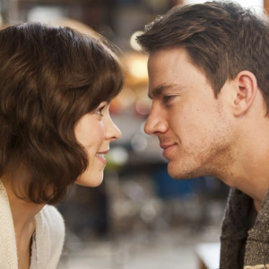6 Gestures That Show a Man Truly Loves You—and 6 Warning Signs He’s Just Using You 6 Gestures That Show a Man Truly Loves You—and 6 Warning Signs He’s Just Using You