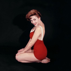Colleen Farrington: The 1960s Fashion Icon Whose True Legacy Goes Far Beyond the Runway Colleen Farrington: The 1960s Fashion Icon Whose True Legacy Goes Far Beyond the Runway