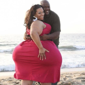 Mikel Ruffinelli: Redefining Beauty with Bold Confidence and Record-Breaking Curves