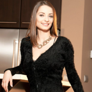 Estelle Taylor: The Glamour Icon Who Proved It’s Never Too Late to Shine Estelle Taylor: The Glamour Icon Who Proved It’s Never Too Late to Shine