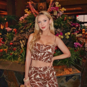 Tiffany Toth: The Timeless Beauty and Creative Visionary Behind Modern Glamour Tiffany Toth: The Timeless Beauty and Creative Visionary Behind Modern Glamour