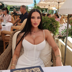 Annelese Milton: The Australian Model Redefining Digital Influence and Modern Fashion Annelese Milton: The Australian Model Redefining Digital Influence and Modern Fashion