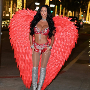 Abigail Ratchford: From Small-Town Dreamer to Social Media Powerhouse and Modern Modeling Icon